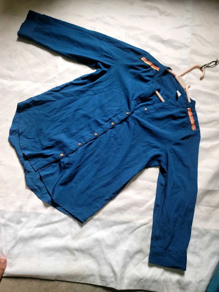 women blue tunic
