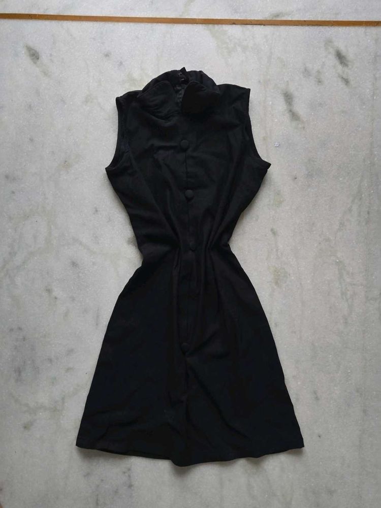 Sleeveless Black Dress