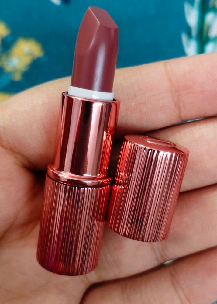 Charlotte Tilbury Kissing Lipstick (90s Pink)