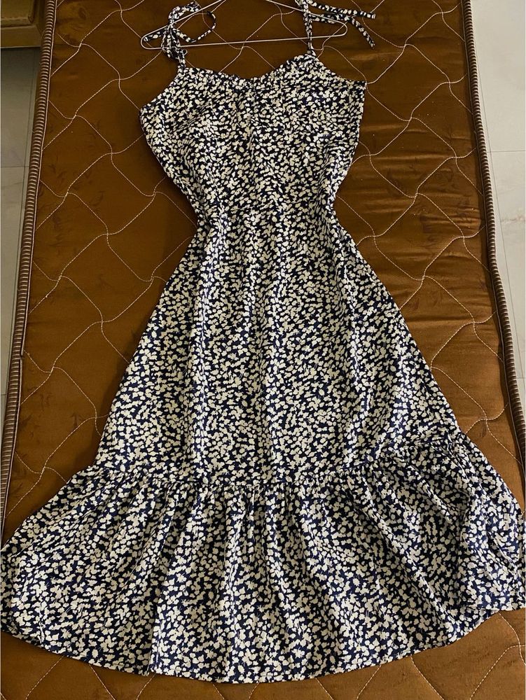 Forever 21 Blue Floral Summer Dress 🌸