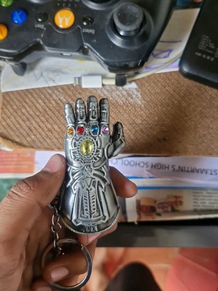 Infinity Gauntlet Keychain