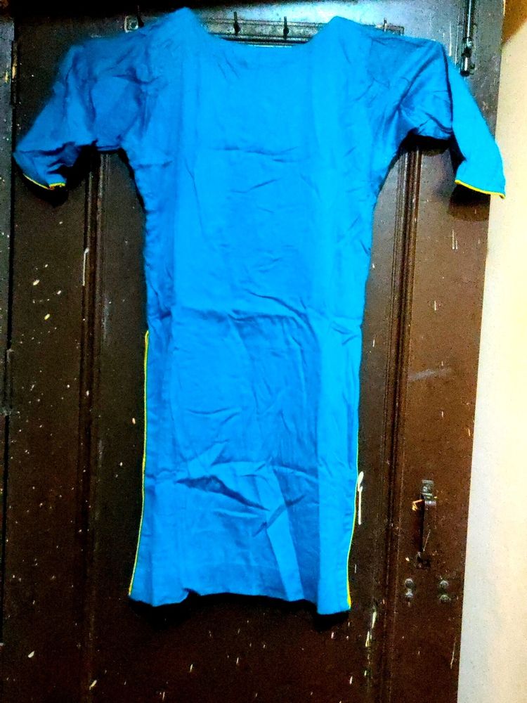 Girls Wearing Simple Suit Salwar