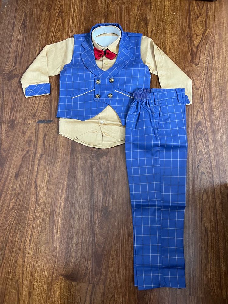 Boy&#39;s Blue Plaid Suit Partywear