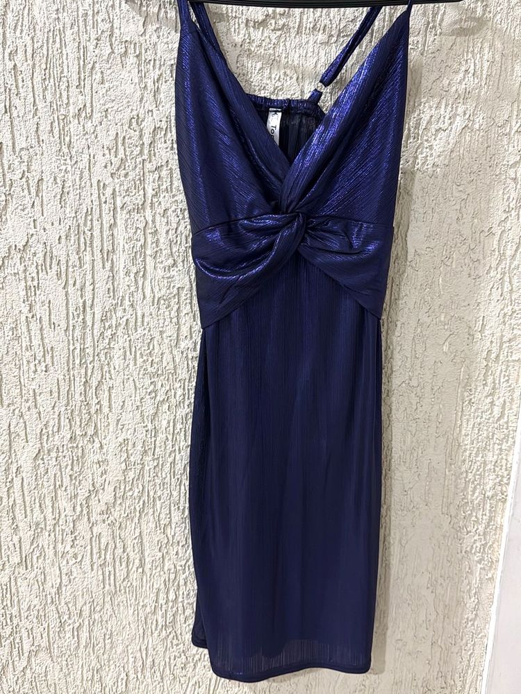 Sleevless Dress