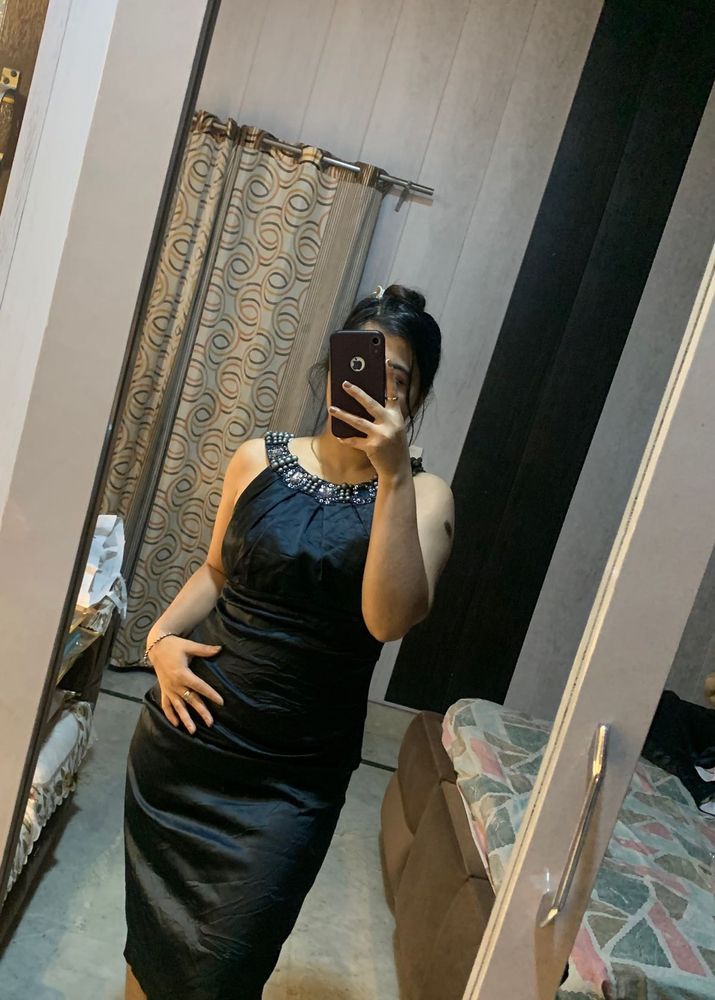 Elegant Black embellished dress 🦋🎀💕