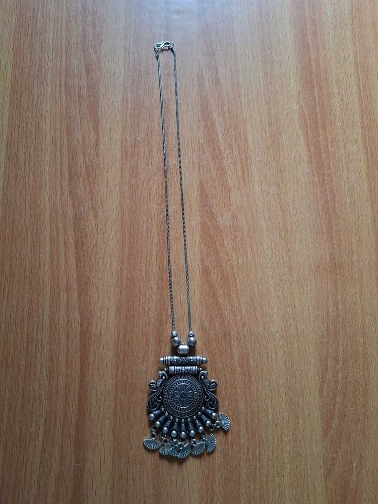 Silver Tone Necklace