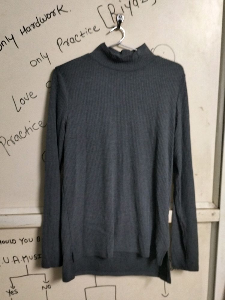 High Neck Aesthetic Top For Womens.........