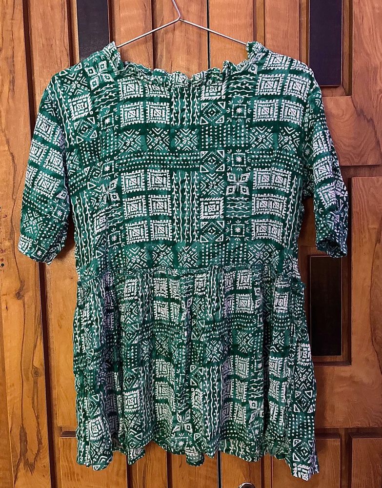 Green Geometric Print Top