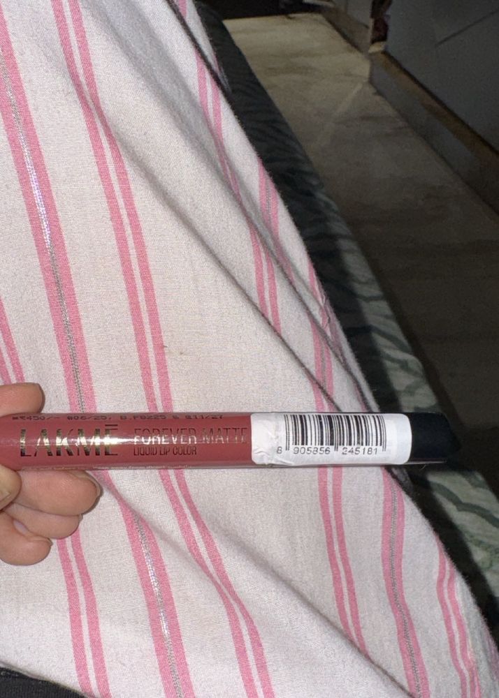 Lakme Forever Matte Liquid Lip 16hrLipstick Lightw