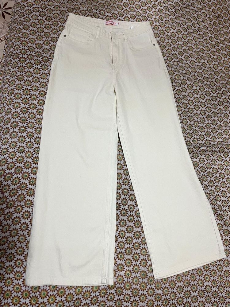white jeans never worn