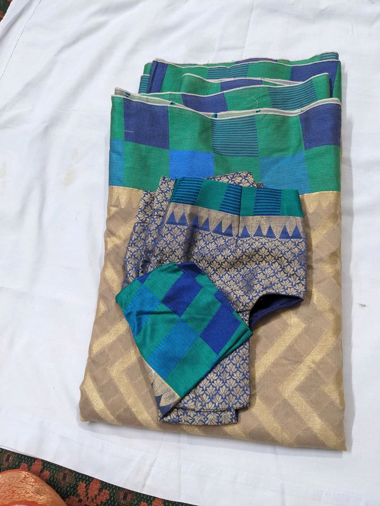 It Is a Chanderi Kind Of Silk Sarer