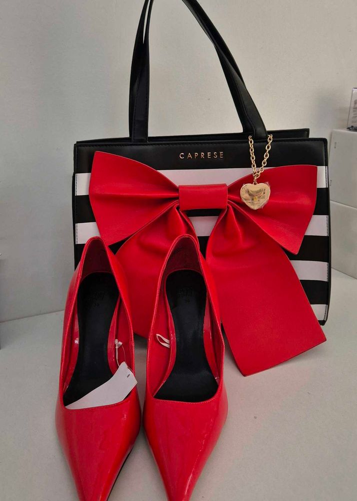 Combo H&amp;M Love Heels And Black