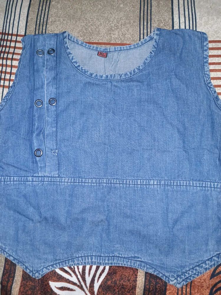 regular top for girls in denim fabric