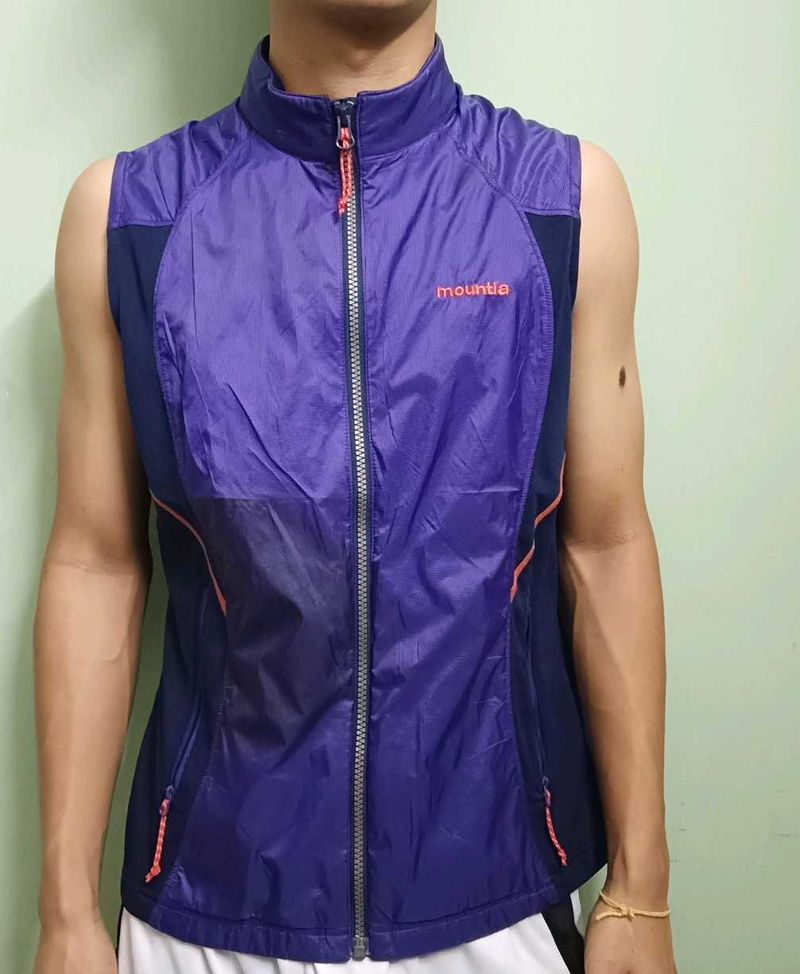 Mountia Vest