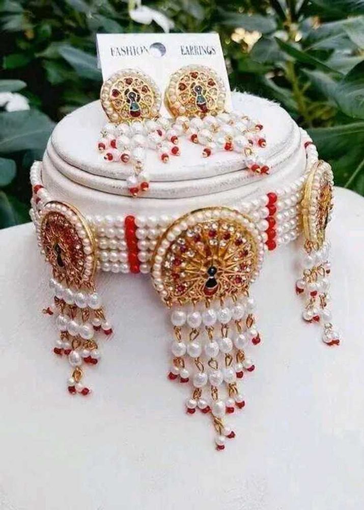 Elegant Kundan Jewelry Set