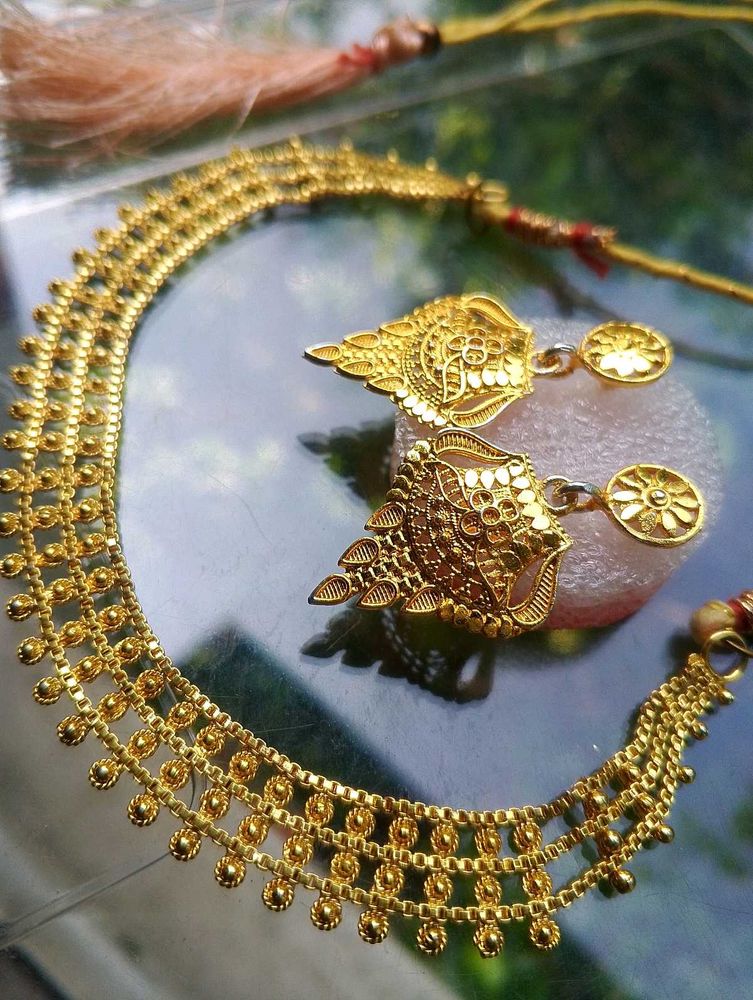 Gold Necklace Set