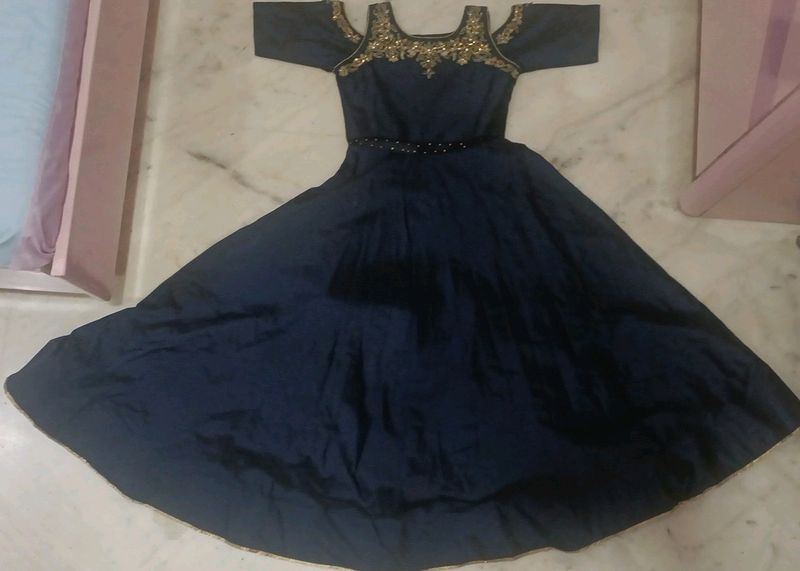 Long Gown With Golden Details (2 Layer If Cancan)