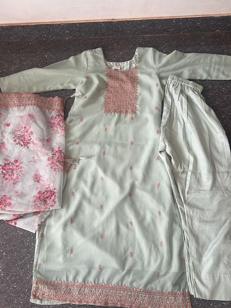 Elegant Kurta Set  M size