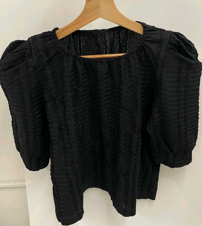 Black Puff Sleeve Top