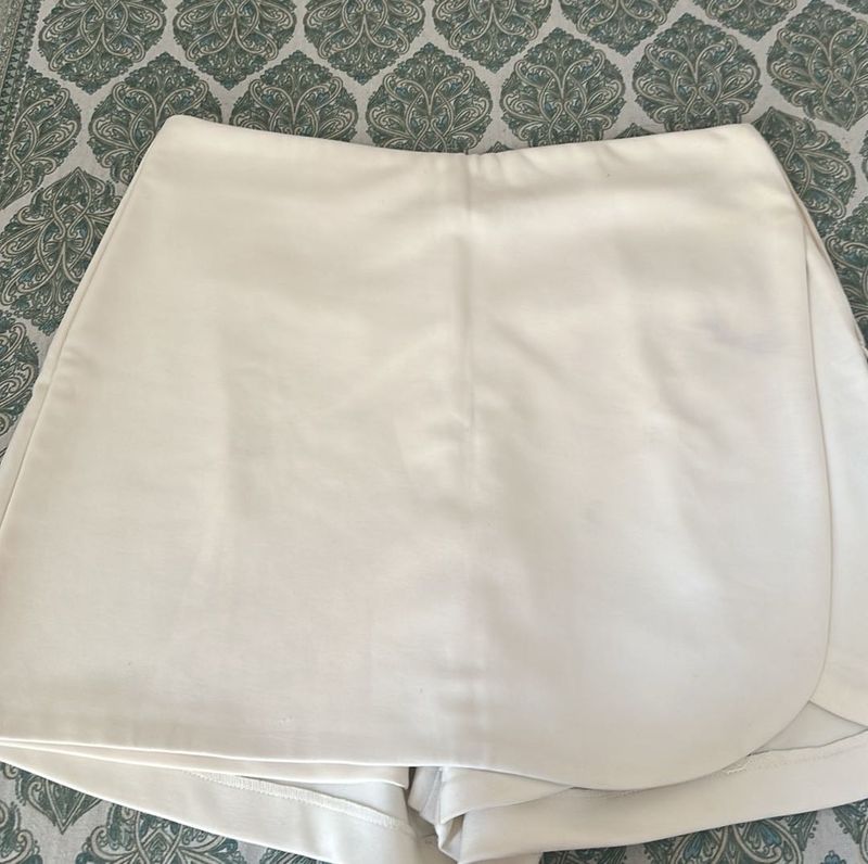 Trendy High waist White Skort