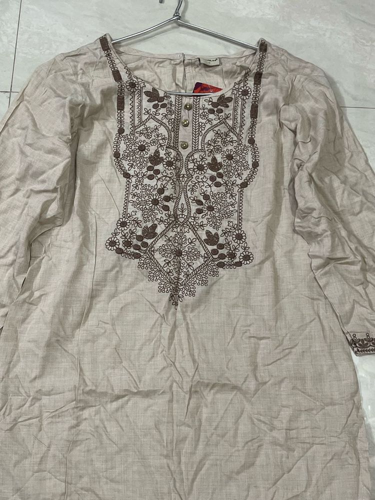 Elegant Embroidered Kurti Perfect for Everyday