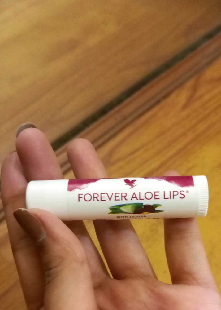 Lip Balm With Jojoba Oil And Aloe Extract