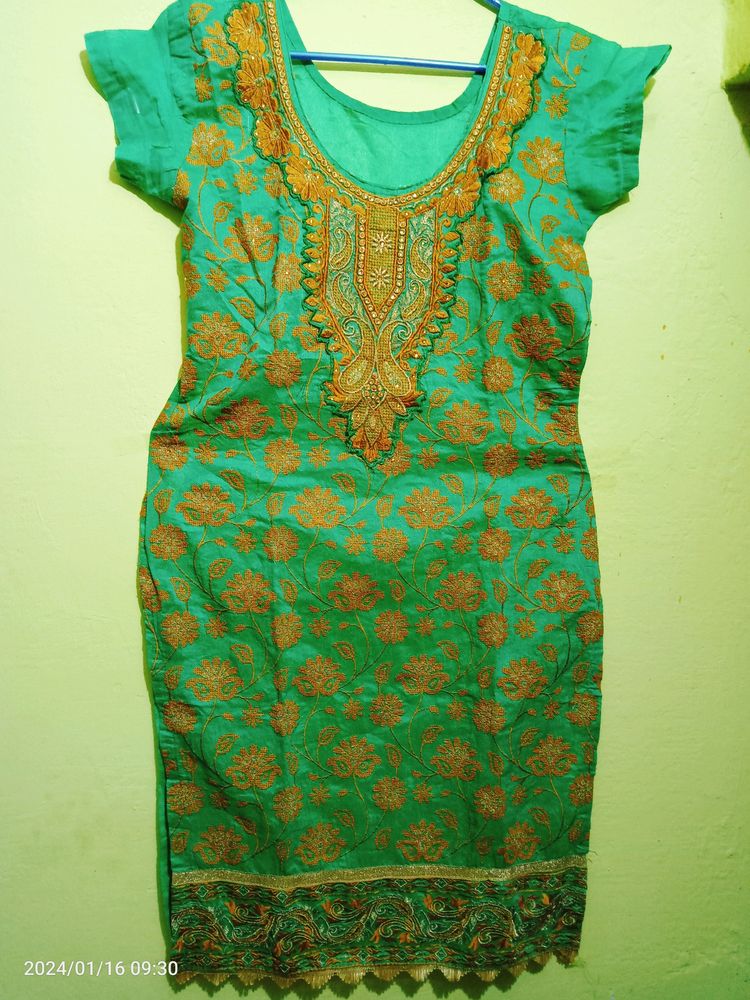 Beautiful Embroidery Work Kurti