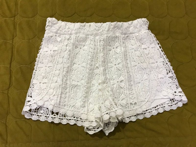 Primark White Lacey Shorts Waist 30-32