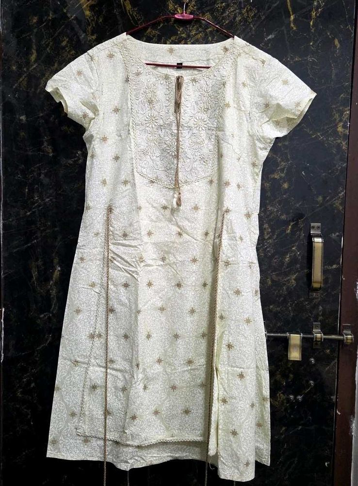 Cream Embroidery Knot Kurta