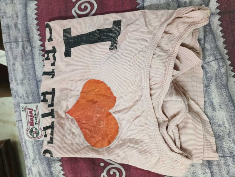 Used T Shirt Of Women For Daily Wear