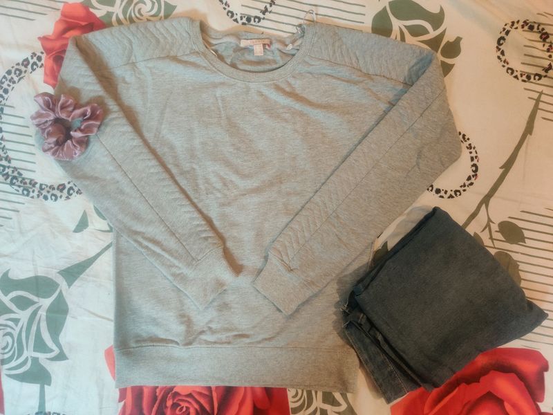 Sweatshirt