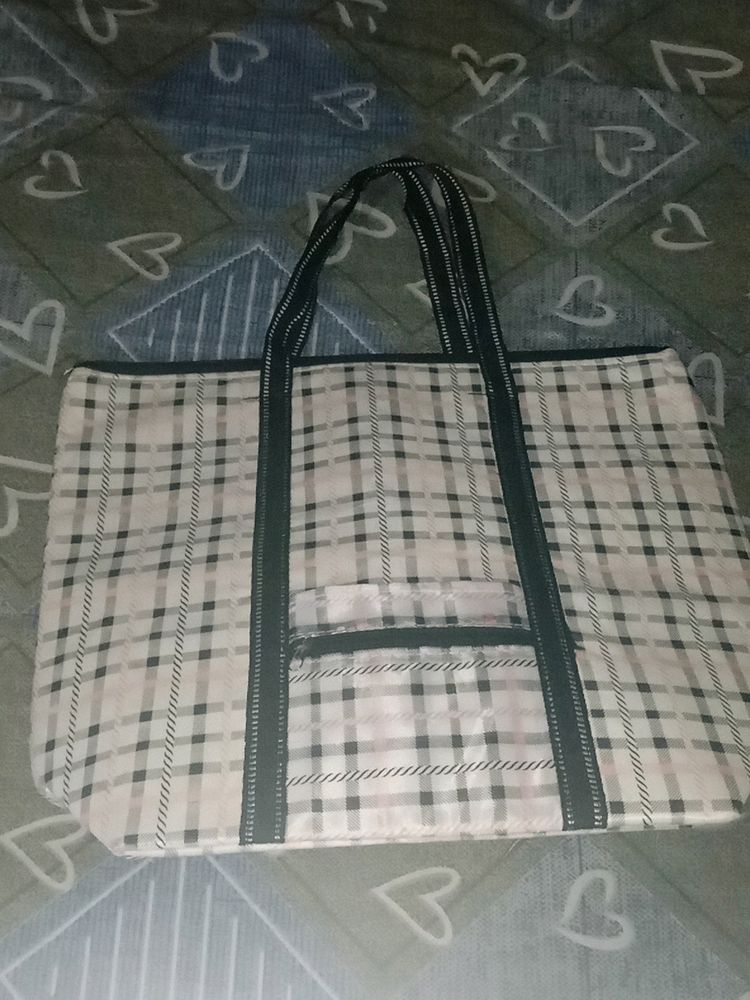 Big Bag (Thaila) 200 Rs In Cash