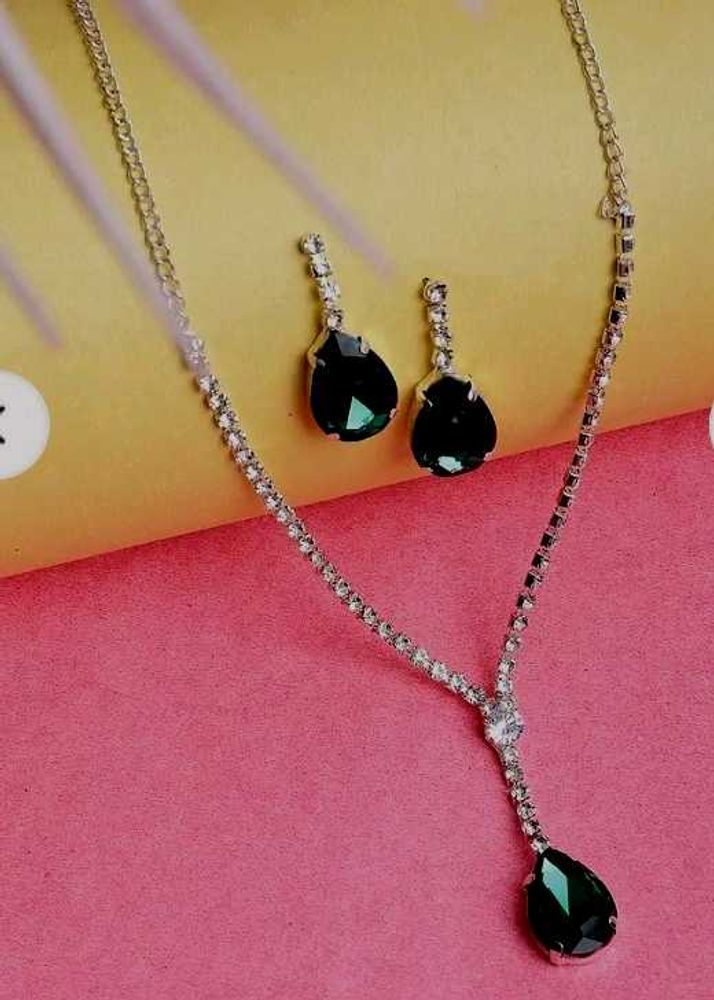 New Emerald Necklace &amp; Earring Set