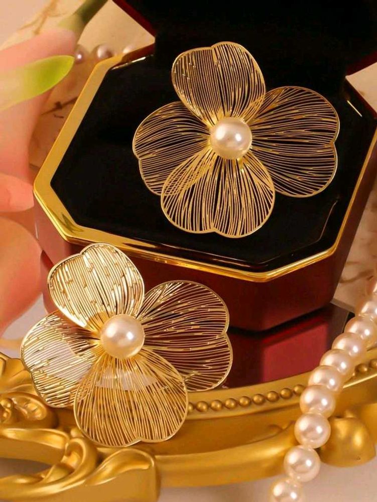 Floral Pearl Earrings🤍🪩