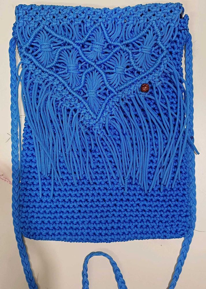 Well maintained Sling Bag with elegant design