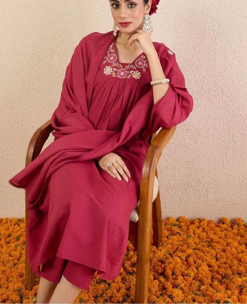 Elegant Embroidered Kurta Set size available