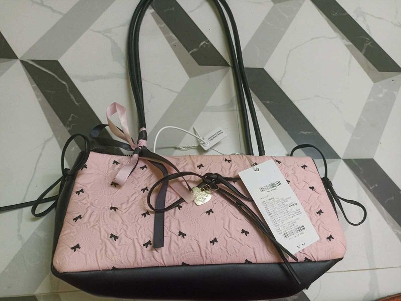 Savana Shoulder Bag