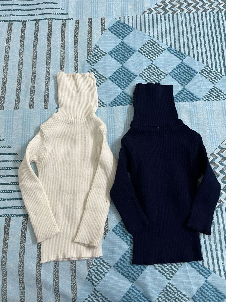 Set of two high neck sweaters