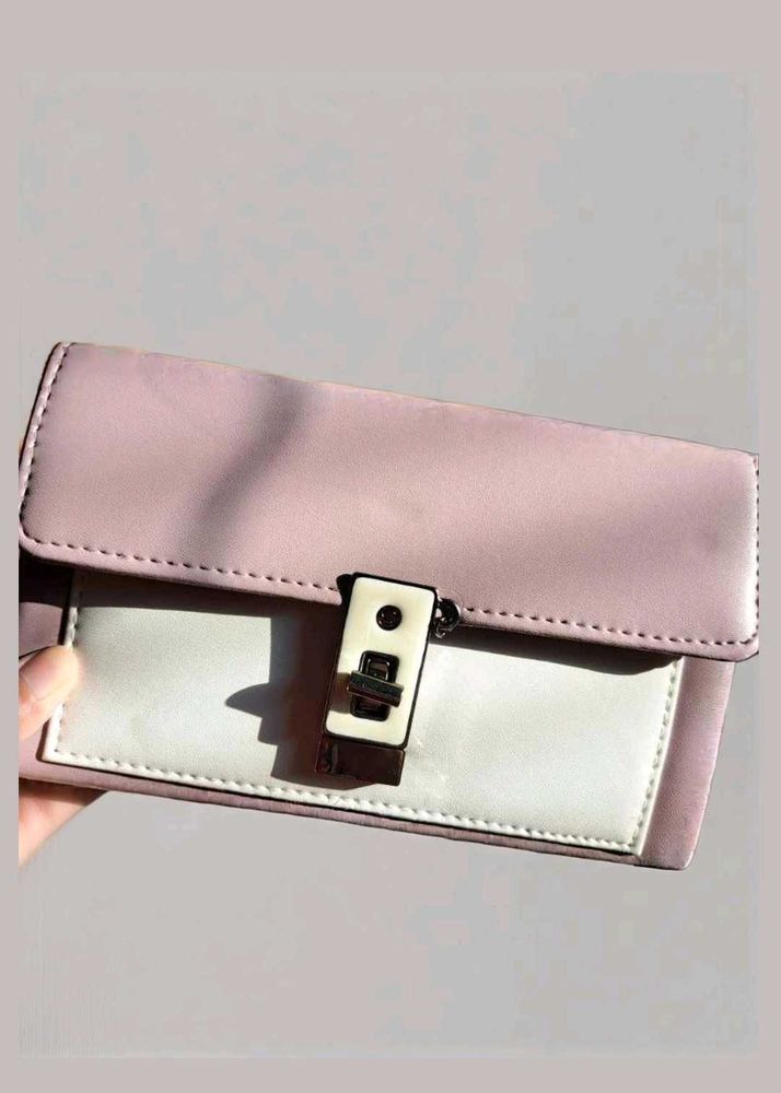 Chic Clutch