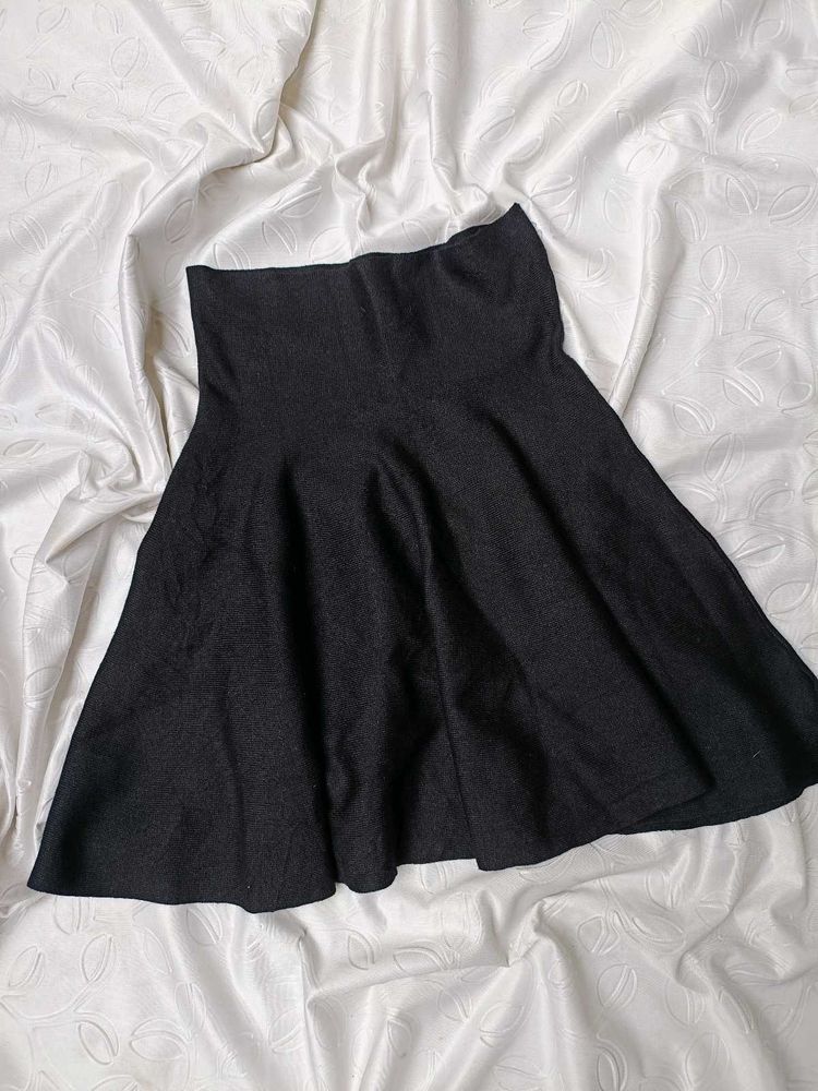Black Flared Mini Skirt For Winter 🖤