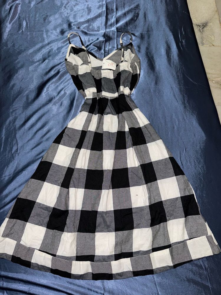 black &amp; white midi dress