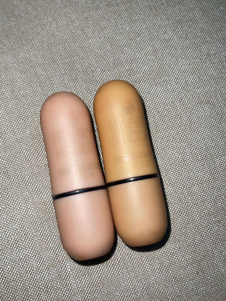 Hilary Rhoda Highlighter Stick