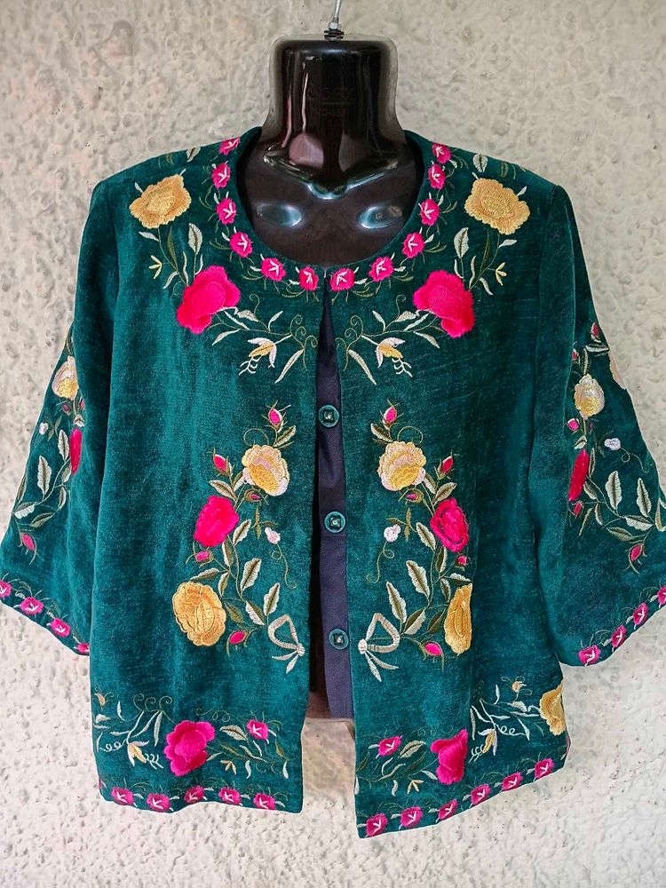 FLORAL EMBROIDERED VELVET JACKET