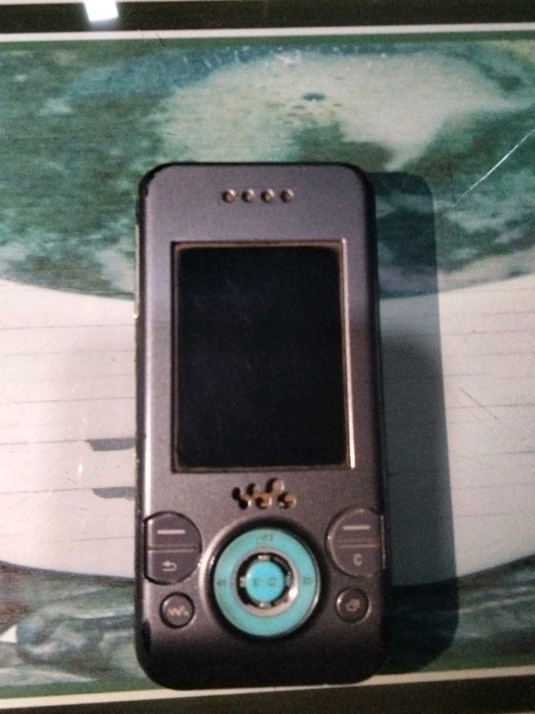 Vintage Sony Ericson W580i