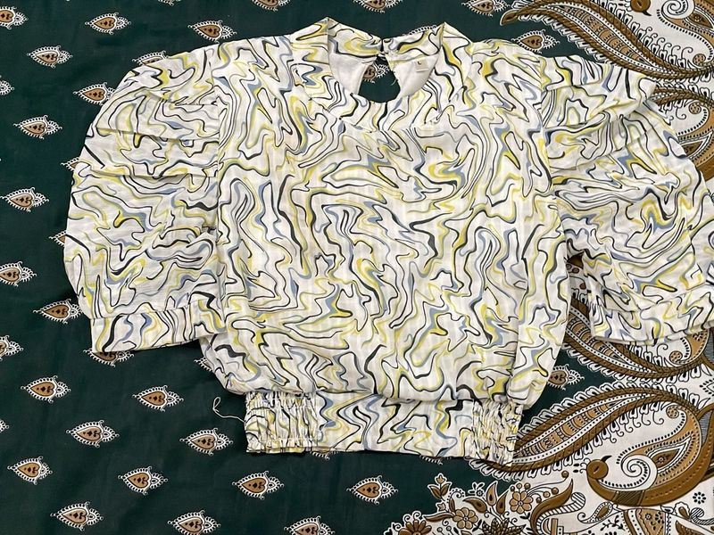 Patterned Puff Sleeve Top