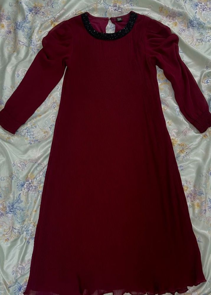 Elegant Burgundy Long Sleeve Dress