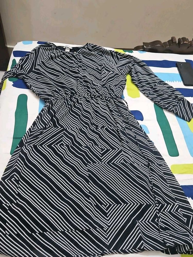 H&amp;M Striped Black &amp; White Dress