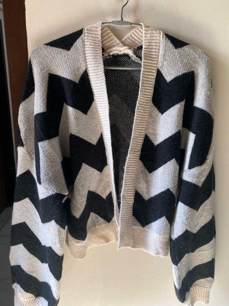 Stylish Patterned Knit Sweater