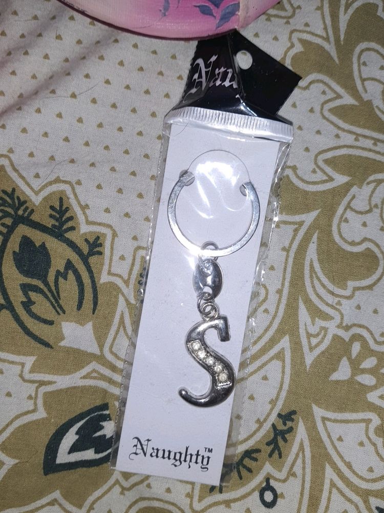 Key Chain Metal S And Diamonds Alphabet