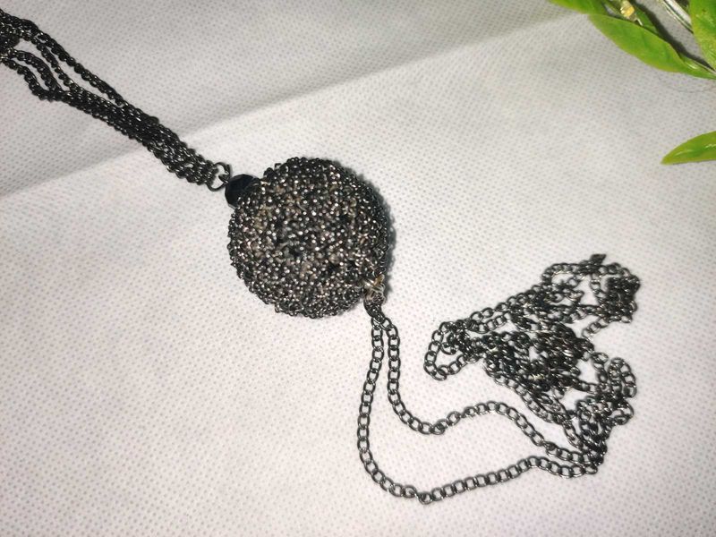 Long Chain Pendant